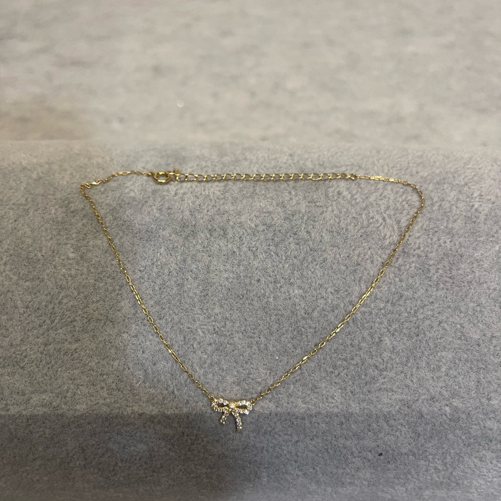 Gold 14 kt and Diamond Bow Accent Anklet 💕